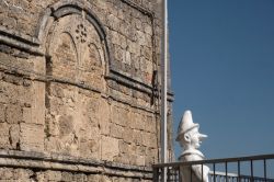 Statua di Pinocchio nel centro storico medievale di Civitella del Tronto, Abruzzo.