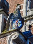 Statua di un gallo nella torre della Biblioteca all'Università Cattolica di Leuven, Belgio. Si tratta di un'importante biblioteca in stile gotico del XV° secolo - © Tina ...
