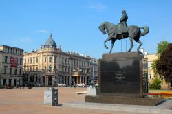 Statua equestre a Josef Pilsudski, primo maresciallo di Polonia, in Lithuanian Square - © Andrii Zhezhera / Shutterstock.com