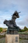 Statua in onore dell'eroina Ines Negra nel cuore del villaggio di Melgaco, nord del Portogallo - © Dolores Giraldez Alonso / Shutterstock.com