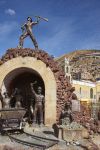 Statua in ricordo dei minatori di Oruro, Altopiano della Bolivia. Questa piccola cittadina situata a sud-est di La Paz è famosa per le miniere e per il carnevale che si svolge nei mesi ...