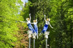 Statue delle tre muse in un parco della cittadina di Marianske Lazne, Repubblica Ceca.

