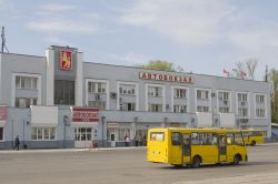 Stazione degli autobus in centro a Vladmir - © alenvl / Shutterstock.com 