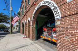 La stazione dei pompieri con il suo inconfondibile stile "americano" in Meeting Street, a Charleston, South Carolina - foto © Rolf_52 / Shutterstock.com 