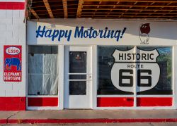 Stazione di rifornimento Esso sulla Route 66 a Tucumcari, New Mexico, Stati Uniti - © Nagel Photography / Shutterstock.com