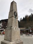 Stele commemorativa nel molo del lago Konigssee a Berchtesgaden, Germania - © Kendo Nice / Shutterstock.com