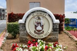 Stemma della città di St. George's, isola di Grenada, Bermuda. Questa cittadina è stata il primo insediamento inglese permanente dell'arcipelago bermudiano. E' considerato ...