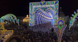 Sternatia, Puglia: le Luminarie della festa patronale del paese del Salento, dedicata a San GIorgio - © sito ufficiale