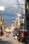 Una strada del centro di Bayamo, capoluogo della provincia di Granma, Cuba - © Matyas Rehak / Shutterstock.com