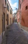Strada del centro storico di Atri in Abruzzo