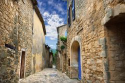 Strada medievale del borgo di Lacoste bel sud della Francia