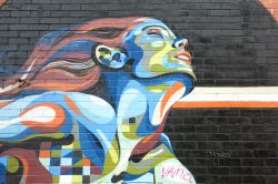 Street art in una via del centro di Adelaide, Australia. I governi locali della città riconoscono questa forma di arte come un'importante attività per lo sviluppo e la promozione ...