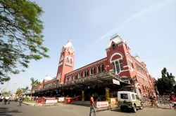 Street view con gente locale nel centro di Trivandrum, Kerala, India - © CRS PHOTO / Shutterstock.com