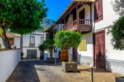 Street view del centro storico di Icod de los Vinos, Tenerife. Il fascino che emana questa località è del tutto particolare.

