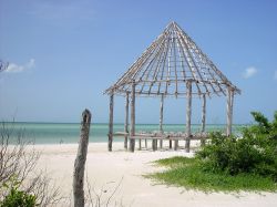 Struttura in legno di una capanna sull'isola di Holbox, Mare dei Caraibi, Messico.

