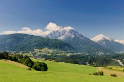 Stubaital, Tirolo: la Stubaital è una delle primissime valli che si incontrano appena oltrepassato il confine con l'Austria presso il Brennero. Comoda da raggiungere, è una ...