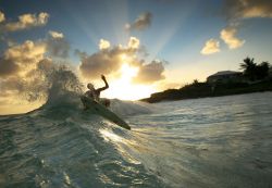 Molti surfisti scelgono barbados come meta ideale per praticare il surf - Fonte: Barbados Tourism Authority
