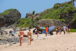 Barbados è una meta amata per il surf, specie le sue coste orientali su cui soffiano i venti alisei - Fonte: Barbados Tourism Authority