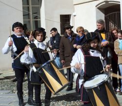 Tamburini nel centro di Casale Monferrato in occasione della manifestazione di Golosaria - © Fabio Alcini / Shutterstock.com