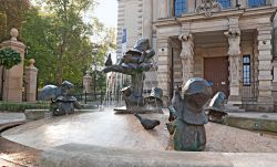 Teatro delle Marionette di Breslavia, Polonia - Si chiama Krasnale Wodne questa suggestiva fontana che ritrae un teatro di marionette. Rappresenta uno dei simboli di Breslavia © eFesenko ...