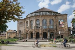 Questo teatro di Friburgo in Brisgovia (Germania) fu costruito nel 1823 ed è il più grande e più antico in città - foto © Grzegorz Petrykowski / Shutterstock.com ...