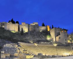 Il Teatro Romano di Malaga fu realizzato nel I secolo a.C. per volontà dell'imperatore Augusto - foto © robert paul van beets / Shutterstock