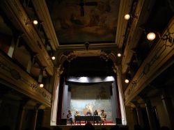 Il Teatro Sociale di Palazzolo sull'Oglio si trova nel centro storico del paese, dietro l'Antica Pieve  - © Lukidd / Wikipedia