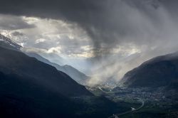 Temporale estivo nella valle della Dora Baltea, vicino a Chatillon