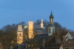 Immagine serale dei tetti, dei campanili e delle torri che caratterizzano la cittadina di Ravensburg, nel sud della Germania - foto © Bildagentur Zoonar GmbH / Shutterstock.com