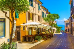 Una tipica stradina di Capoliveri, Isola d'Elba, Toscana. Un tempo borgo di minatori, oggi è meta di turismo internazionale. 
