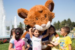 Topo Tip festeggia con i bambini a Leolandia di Bergamo