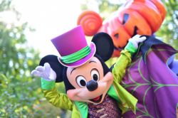 Topolino e zucca di Halloween a Disneyland Paris - © news.disneylandparis.com