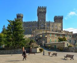 Torre Alfina, è una frazione di Acquapendente in provincia di Viterbo, nel Lazio - © ValerioMei / Shutterstock.com