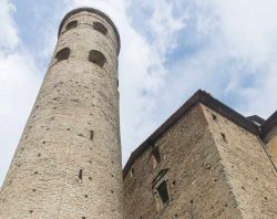 Torre cilindrica a Città di Castello, Umbria, Italia. E' uno dei monumenti simbolo di questo centro fra i più apprezzati e visitati dai turisti.
