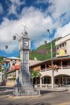 Torre dell'orologio nella città di Victoria, isola di Mahé, Seychelles. E' stata costruita sul modello di quella londinese di Vauxhall.



