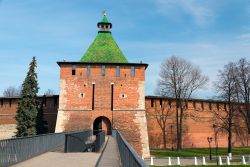 La Torre di Nicola (Nikol'skaja Bašnja) è una delle tredici torri situate lungo le mura del Cremlino a Nizhny Novgorod - foto © Elena Mirage / Shutterstock.com