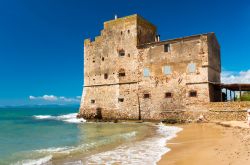 Torre Mozza e la sua spiaggia, si trova nel territorio di Piombino, vicino a Follonica in Maremma