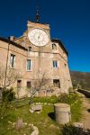 La torre dell'orologio nella Rocca dei Borgia di Subiaco, provincia di Viterbo, Lazio.




