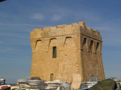 Torre Specchiolla vicino a Casalabate, Provincia di Lecce - © Colar - Wikipedia