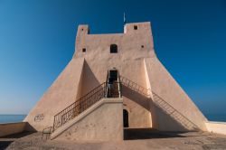 Torre Truglia è uno dei simboli del borgo marinaro di Sperlonga, siamo nel Lazio meridionale