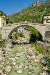 Il torrente Lys a Pont-Saint-Martin in Valle d'Aosta - © Marco Saracco / Shutterstock.com