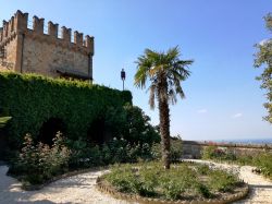 Torrione della fortezza di Tabiano Terme in Emilia