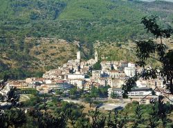 Tra i monti Aurunci il borgo di Castelforte offre paesaggi unici in provincia di Latina, regione Lazio  - © Carlo V. Iossa, Pubblico dominio, Wikipedia