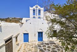 Un tradizionale edificio religioso a Apollonia, sull'isola di Sifnos, Grecia. Apollonia è una delle principale località di questo territorio greco.



