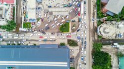 Traffico per le strade di Lusaka, Zambia. Una suggestiva immagine della viabilità cittadina fotografata dall'alto.



