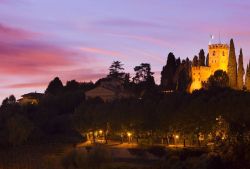 Tramonto a Conegliano con il castello illuminato