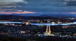 Tramonto e crepuscolo, città di Canberra, ...