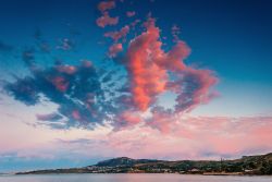 Tramonto colorato sulla costa di Trapani, Sicilia - Al calar del sole la costa di questo tratto di Sicilia si tinge di rosa offrendo uno spettacolo a dir poco suggestivo © Standret / Shutterstock.com ...