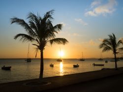 Tramonto sulla spiaggia di Kralendijk a Bonaire (Caraibi)  - © Gail Johnson / Shutterstock.com