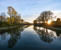 Tramonto su un canale fuori dalla cittadina di Linkoping, Svezia. 
